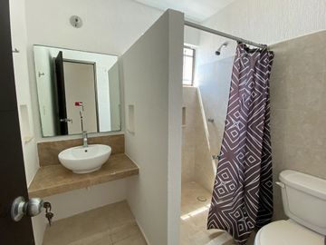 Casa Amueblada en Renta/Venta en Las Americas II