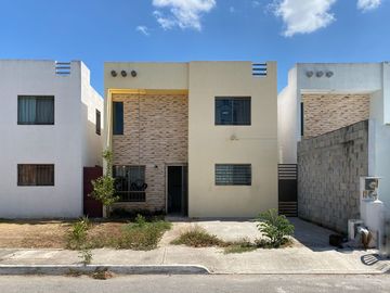 Casa Amueblada en Renta/Venta en Las Americas II