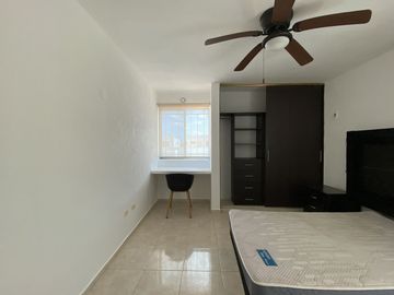 Casa Amueblada en Renta/Venta en Las Americas II