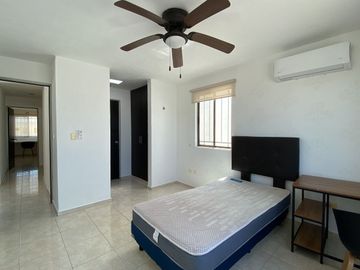 Casa Amueblada en Renta/Venta en Las Americas II