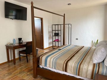 Casa Colonial en VENTA en el CENTRO en el barrio de Santiago para remodelar