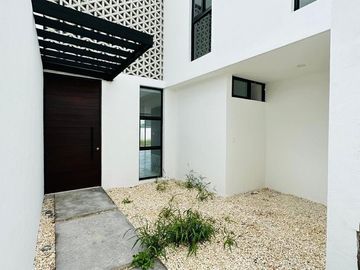 Casa en Renta y Venta, La casa del Cenote en TAMORA, Conkal, Mérida