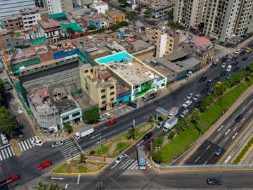 Precio Rebajado Local Comercial + 3 estacionamientos en vía expresa