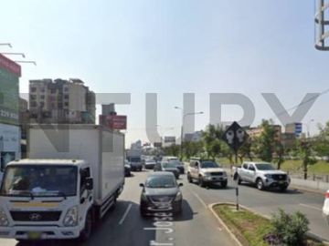 Precio Rebajado Local Comercial + 3 estacionamientos en vía expresa