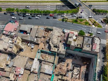 Precio Rebajado Local Comercial + 3 estacionamientos en vía expresa