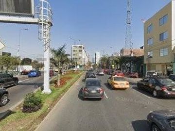 Precio Rebajado Local Comercial + 3 estacionamientos en vía expresa