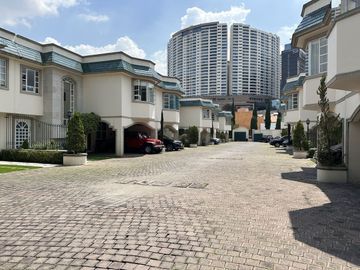 CASA EN CONDOMINIO A LA VENTA EN INTERLOMAS (S)