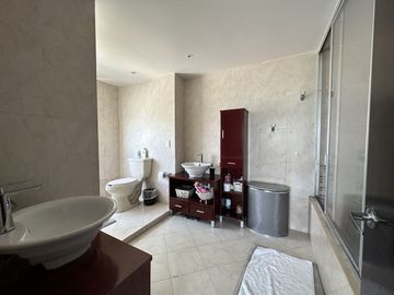 LINDO DEPARTAMENTO A LA VENTA EN VILLA SAUCES EN JESÚS DEL MONTE (S)