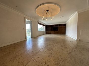 AMPLIO  DEPARTAMENTO EN RESIDENCIAL REAL DEL BOSQUE (S)