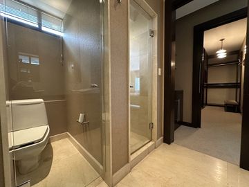 AMPLIO  DEPARTAMENTO EN RESIDENCIAL REAL DEL BOSQUE (S)