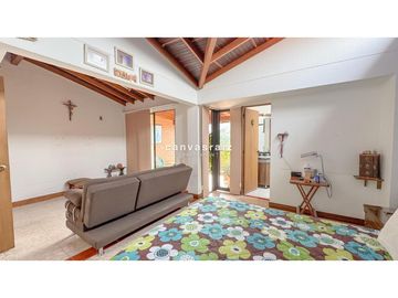 Casa en Unidad Cerrada Loma de Las Brujas