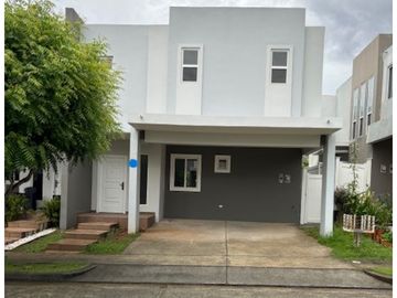 VENDO CASA EN PH VICTORIA EN  BRISAS DEL GOLF