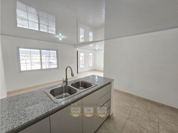Venta de casa en Cerro Viento con Jardin