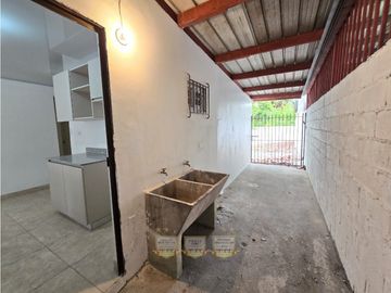 Venta de casa en Cerro Viento con Jardin