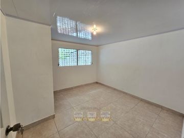 Venta de casa en Cerro Viento con Jardin