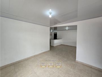 Venta de casa en Cerro Viento con Jardin
