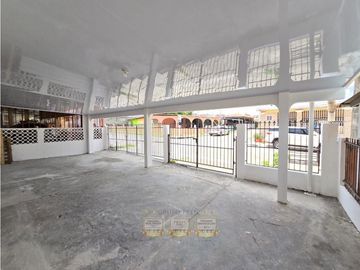 Venta de casa en Cerro Viento con Jardin