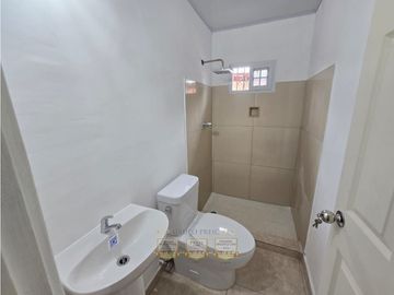 Venta de casa en Cerro Viento con Jardin