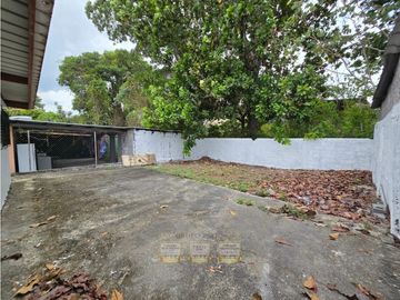 Venta de casa en Cerro Viento con Jardin