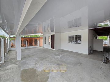 Venta de casa en Cerro Viento con Jardin
