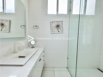 PACIFIC POINT PENTHOUSE / PUNTA PACIFICA / VENTA