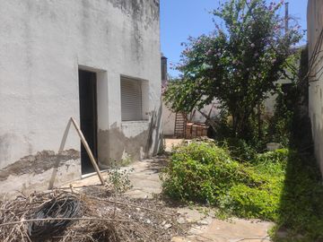 Casa en venta de 2 dormitorios c/ cochera en Centro