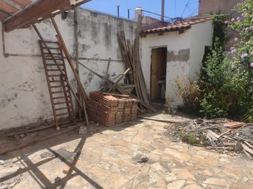 Casa en venta de 2 dormitorios c/ cochera en Centro