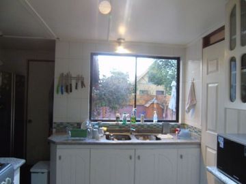 Hermosa Casa Familiar con Piscina en Las Condes
