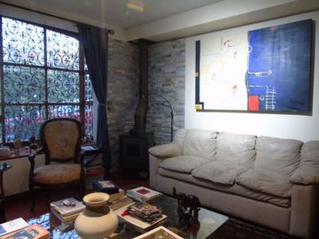 Hermosa Casa Familiar con Piscina en Las Condes