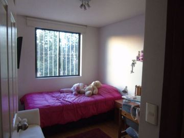 Hermosa Casa Familiar con Piscina en Las Condes