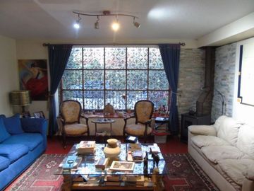 Hermosa Casa Familiar con Piscina en Las Condes