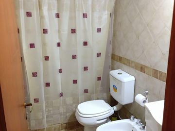 Casa en venta - 3 Dormitorios 2 Baños - 77.21Mts2 - Costa Azul