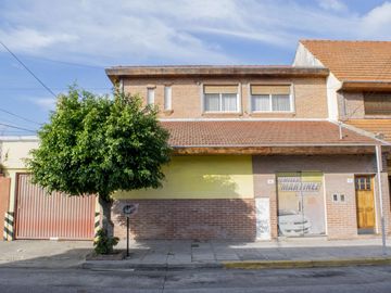 Casa de 4 ambientes en venta en Martinez