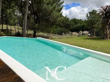 Casa en venta en Costa Esmeralda 5 ambientes
