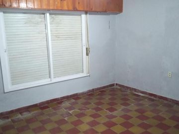 Casa en venta - 2 Dormitorios 1 Baño - Cocheras - 300Mts2 - Alsina, Baradero