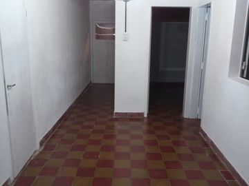 Casa en venta - 2 Dormitorios 1 Baño - Cocheras - 300Mts2 - Alsina, Baradero