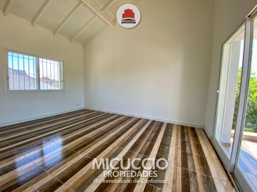 Casa en venta, Hipólito Yrigoyen 978, Escobar. APTA CREDITO.