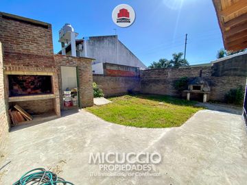 Casa en venta, Hipólito Yrigoyen 978, Escobar. APTA CREDITO.