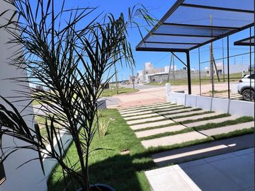 Duplex en Venta en Quebradas de Manantiales - 3  dormitorios   patio   asador   cochera