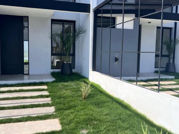 Duplex en Venta en Quebradas de Manantiales - 3  dormitorios   patio   asador   cochera