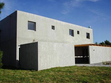 Casa en Barrio Ecuestre de Costa Esmeralda con Vistas Únicas