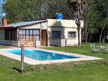 Casa en venta - 2 Dormitorios 1 Baño - Cochera - Abasto, La Plata