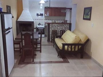 Casa en venta - 2 Dormitorios 1 Baño - Cochera - Abasto, La Plata