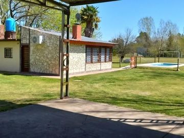Casa en venta - 2 Dormitorios 1 Baño - Cochera - Abasto, La Plata