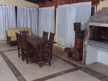 Casa en venta - 2 Dormitorios 1 Baño - Cochera - Abasto, La Plata