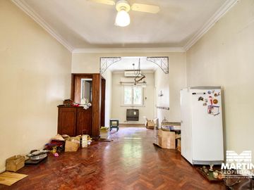 Casa en  1 planta + entrepiso con jardin
