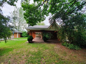 Casa Quinta en Barrio Parque Los Ombúes