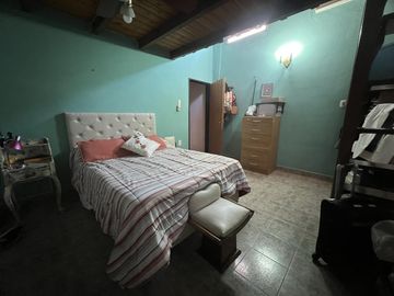Venta casa 3 dormitorios en Barrio Arroyito