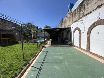 Venta casa 3 dormitorios en Barrio Arroyito