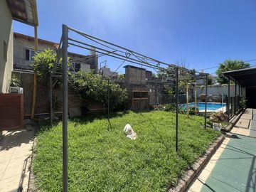 Venta casa 3 dormitorios en Barrio Arroyito